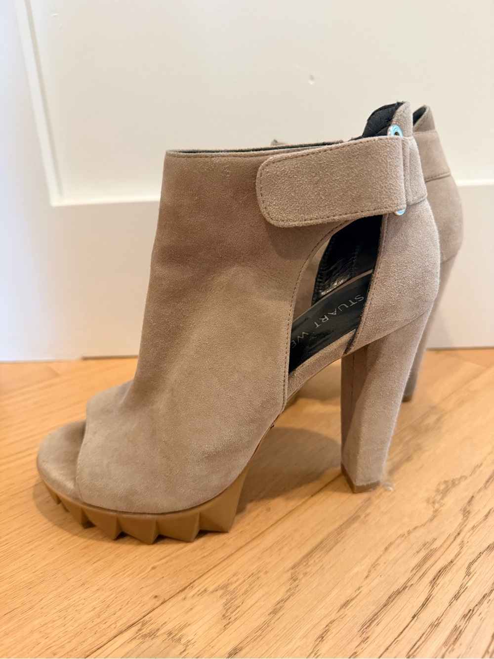 Suede open toed boots